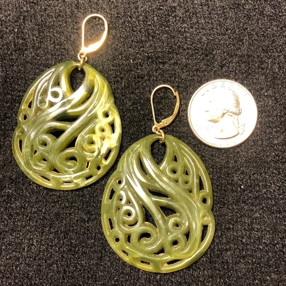 🇻🇳 Amazing Asian Jade looking earrings from a boutique in Saigon, Vietnam - Picture 4 of 7